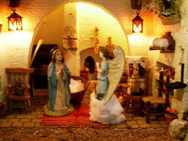 Anunciación a la Virgen. Belén de Familia Royo Tordera (Torrent, Valencia)